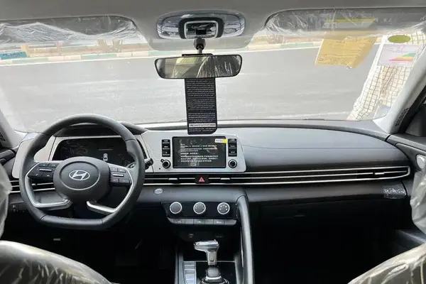 هیوندای، النترا