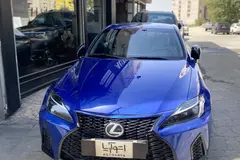 لکسوس، IS