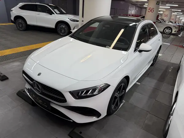 بنز، کلاس A سدان