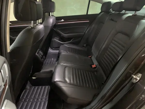 فولکس، پاسات