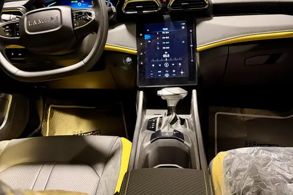 لاماری، اکو