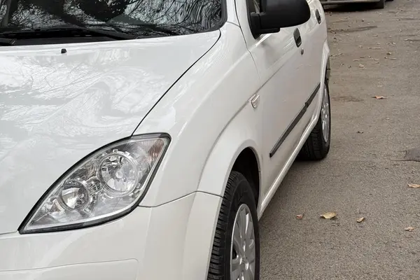 تیبا، هاچ بک