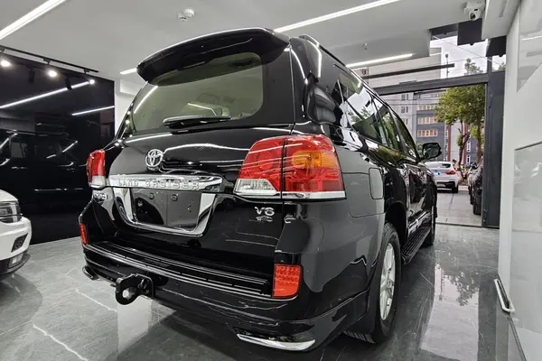 تویوتا، لندکروز چهار در