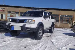 نیسان، پیکاپ دو کابین