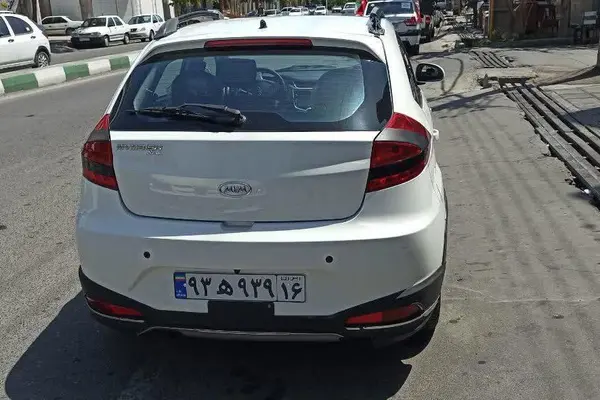 ام وی ام  315هاچ بک