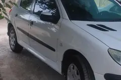 پژو، 206