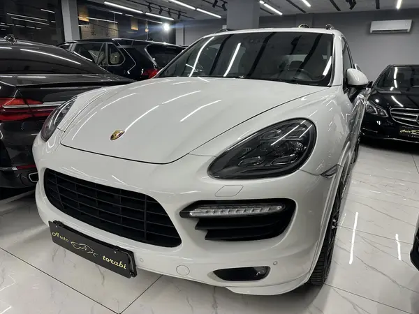 پورشه، کاین