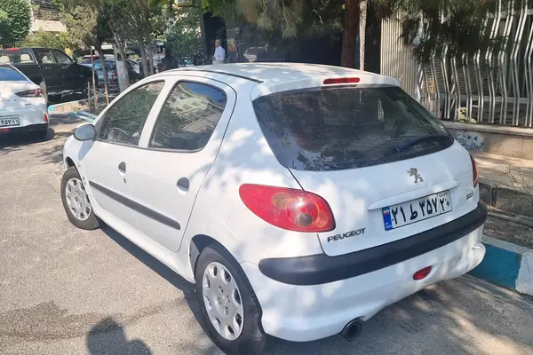 پژو، 206