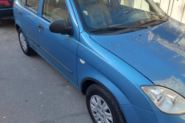 تیبا، هاچ بک