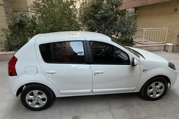 رنو  ساندرو