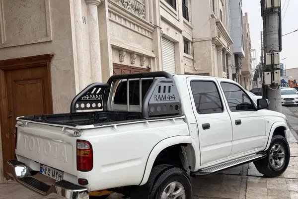 تویوتا، هایلوکس دو کابین