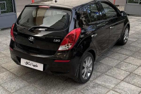 هیوندای  i20
