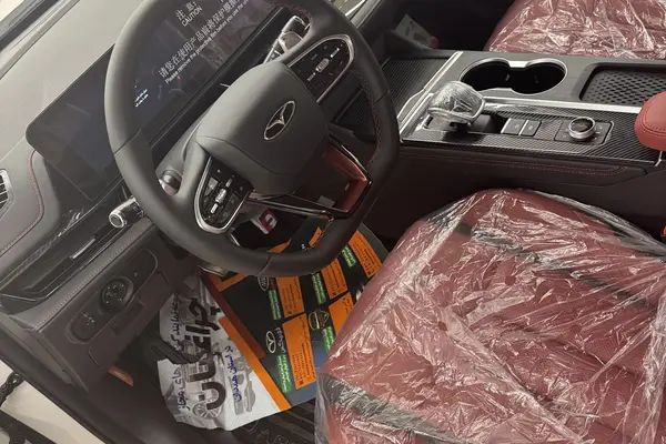 فونیکس، آریزو 6 جی تی (Z6 GT)