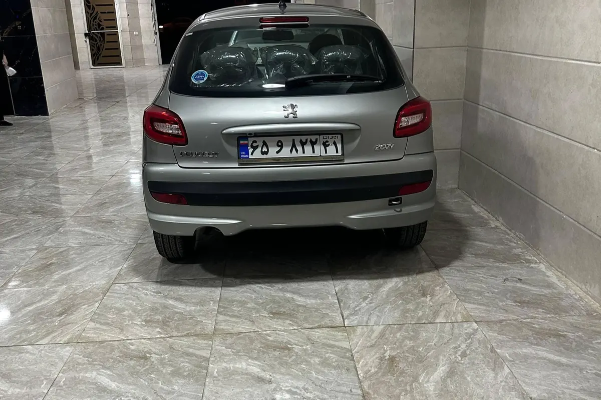 پژو،  207
