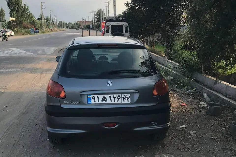 پژو،  206