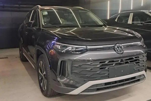 فولکس  تایرون L