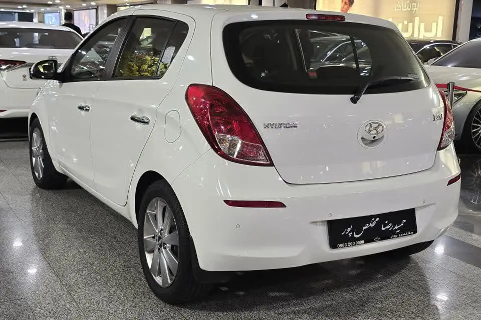 هیوندای  i20
