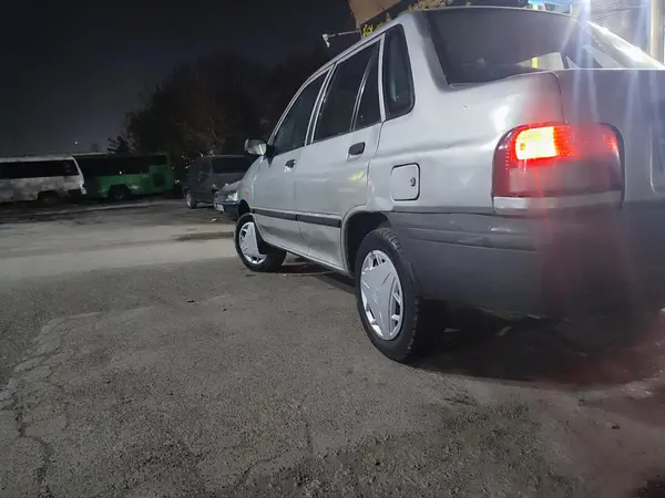 پراید، صندوق دار