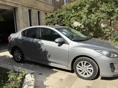 مزدا، 3 نیو صندوق دار