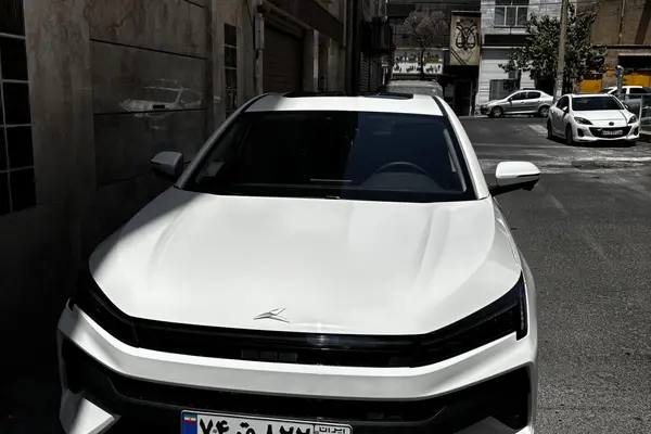 کی ام سی  J7