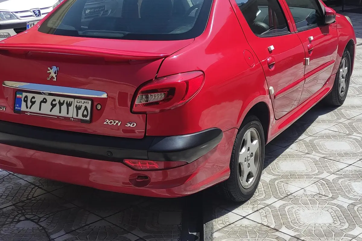 پژو،  207