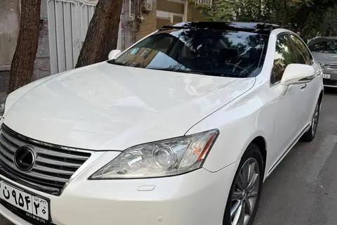 لکسوس، ES