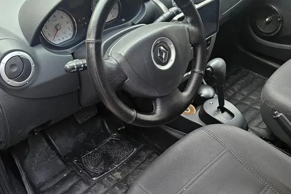 رنو، ساندرو