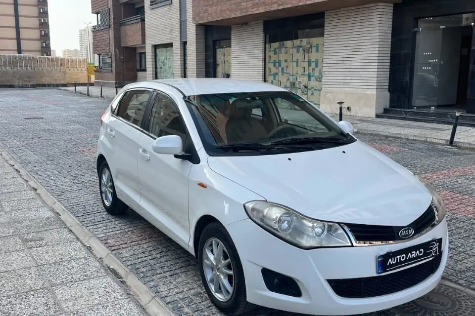 ام وی ام،  315هاچ بک