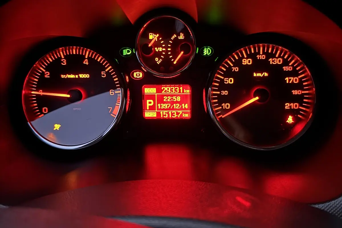 پژو،  207