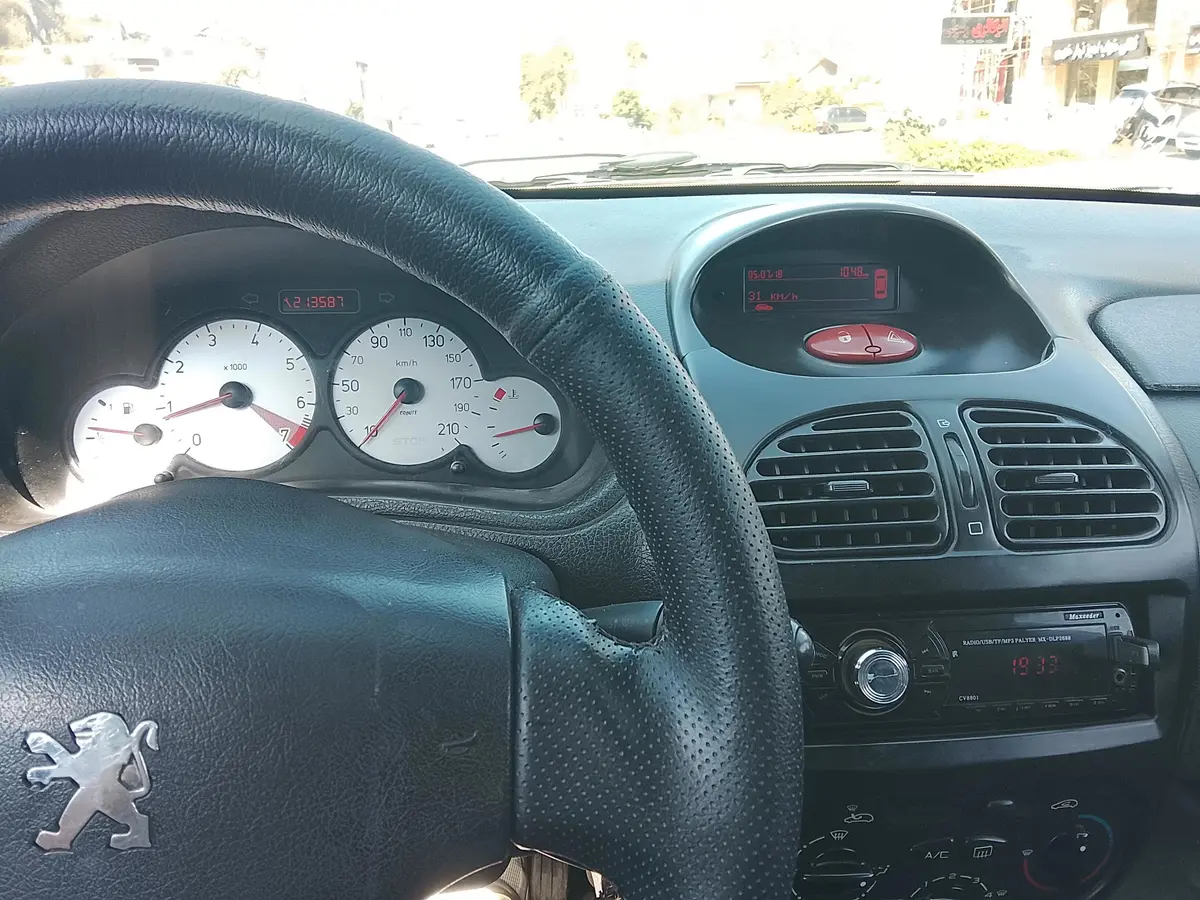 پژو،  206