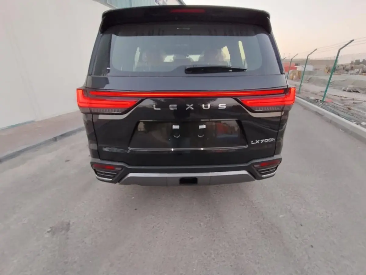 لکسوس،  LX