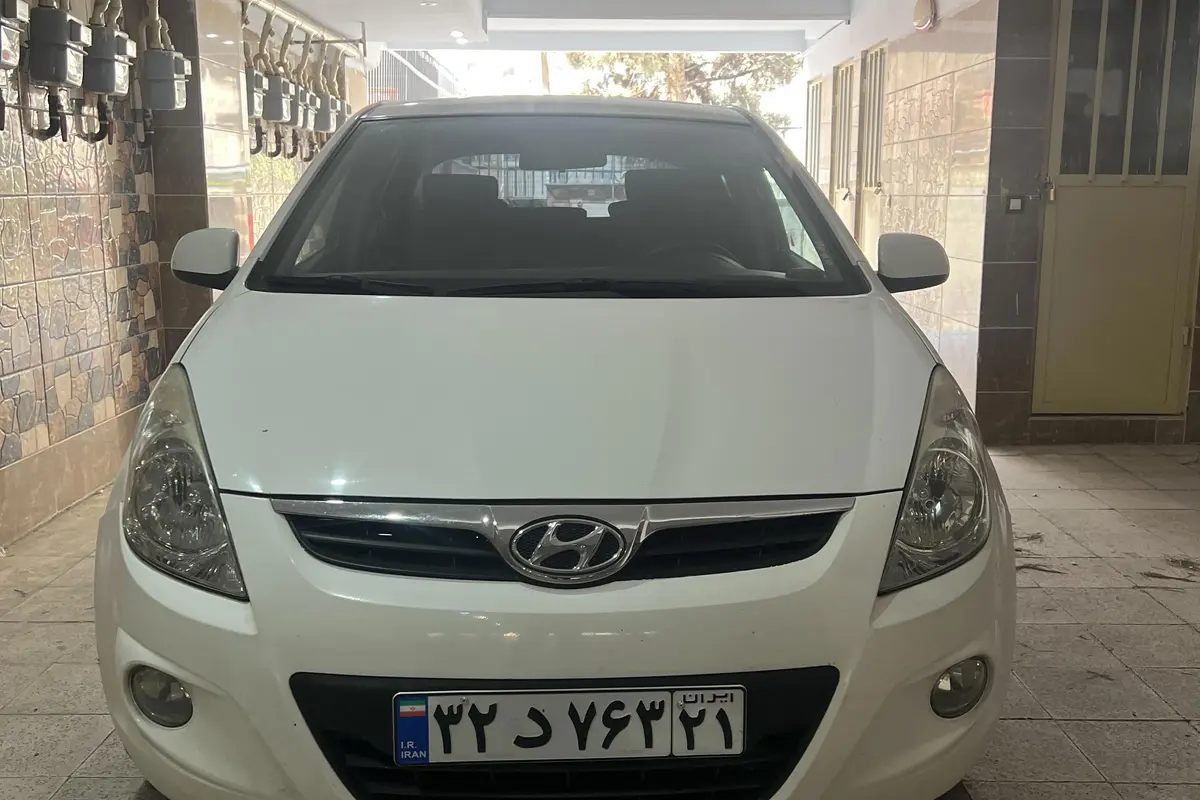 هیوندای  i20