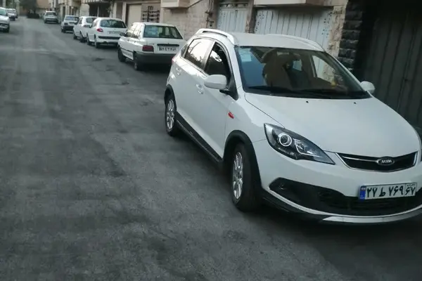 ام وی ام  315هاچ بک