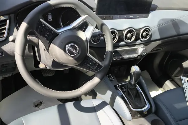 نیسان، قشقایی