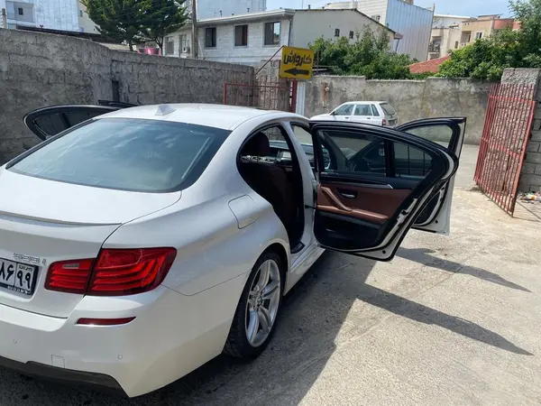 ب ام و، سری 5 سدان