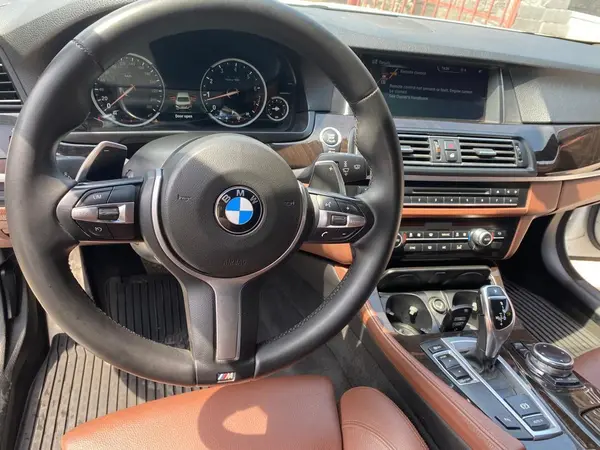 ب ام و، سری 5 سدان