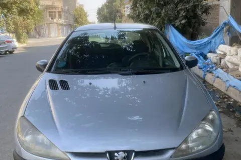 پژو، 206