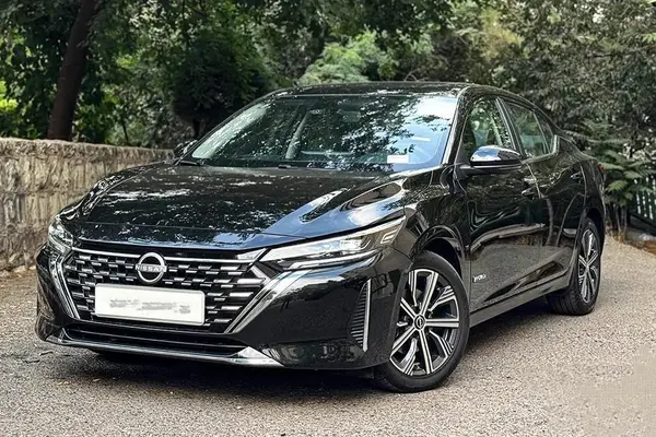 نیسان، سیلفی