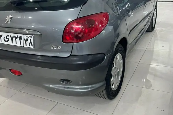 پژو، 206