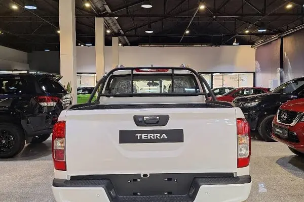 نیسان، ترا پیکاپ