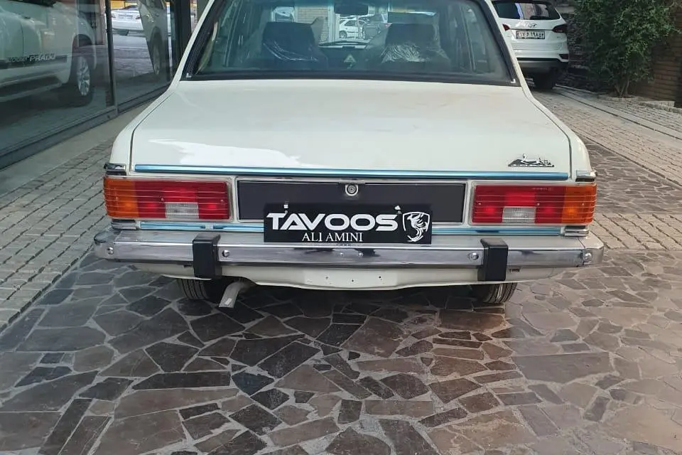 پیکان،  سدان