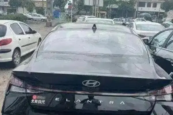 هیوندای  النترا
