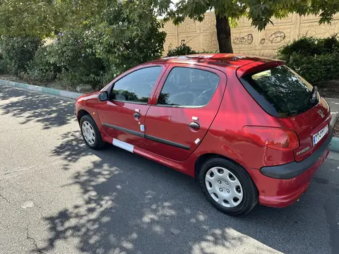 پژو، 206