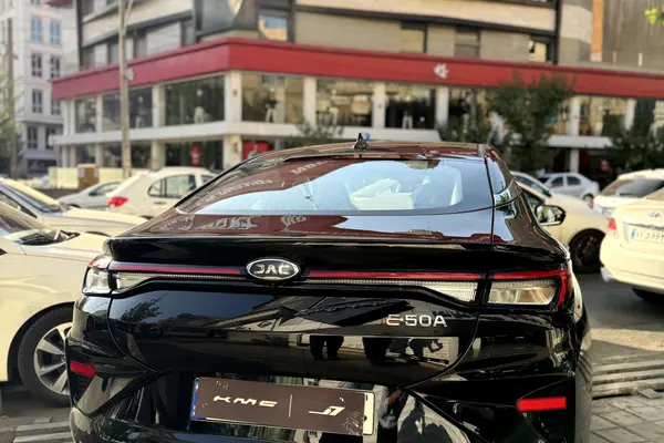 پیش فروش کی ام سی، eJ7