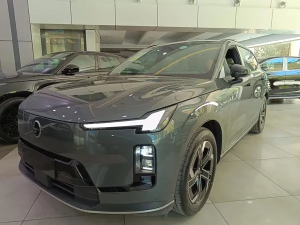 ولوو  XC70
