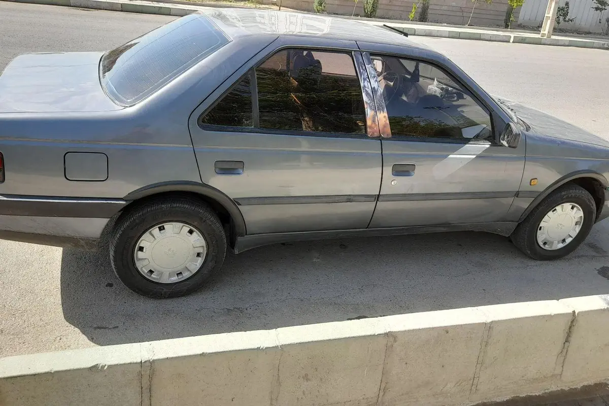 پژو،  405