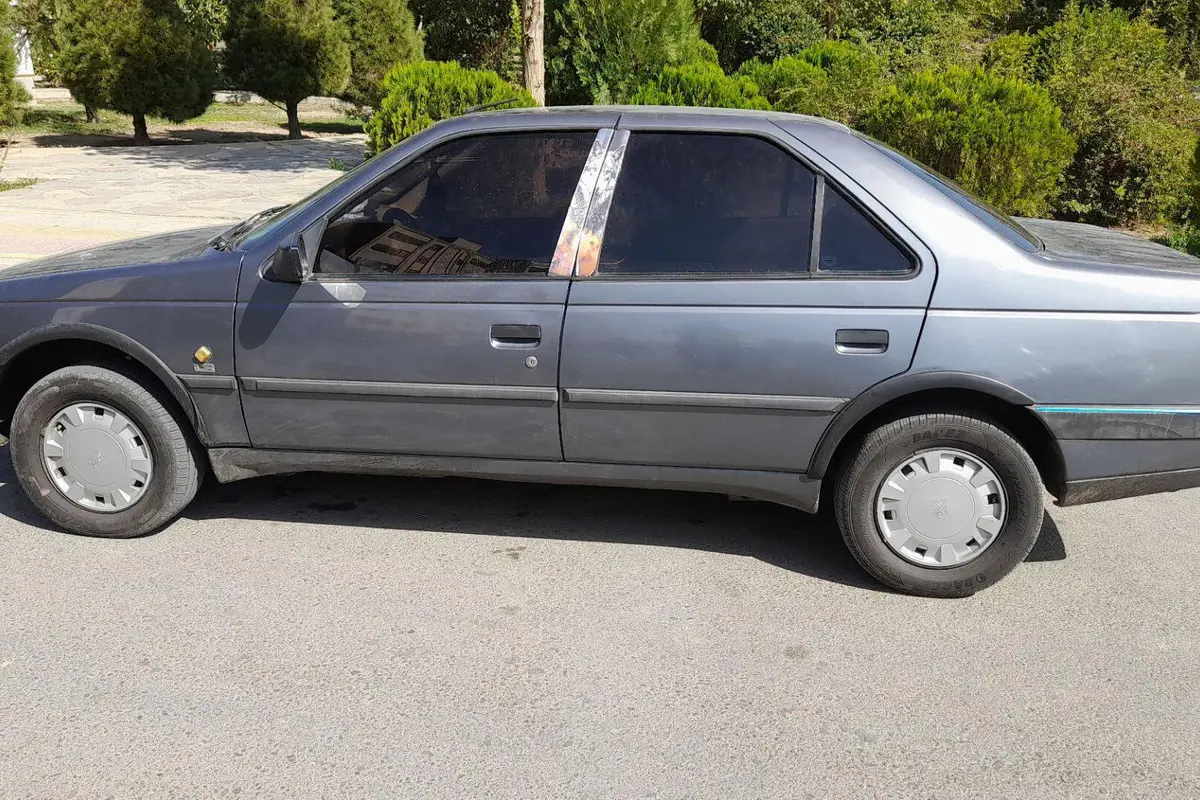 پژو،  405
