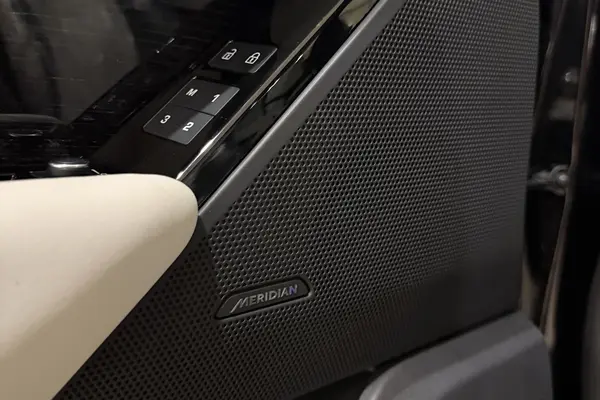 لندرور، رنجرور ولار