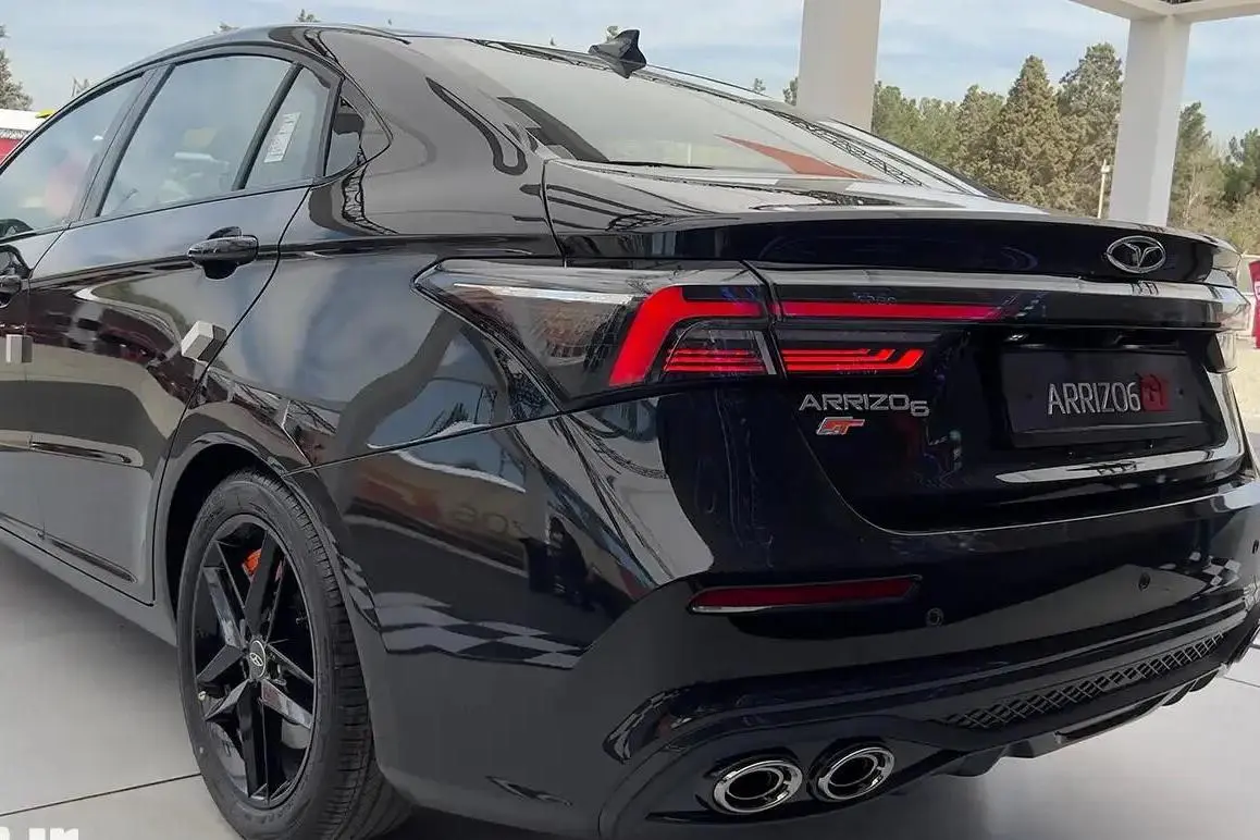 فونیکس،  آریزو 6 جی تی (Z6 GT)