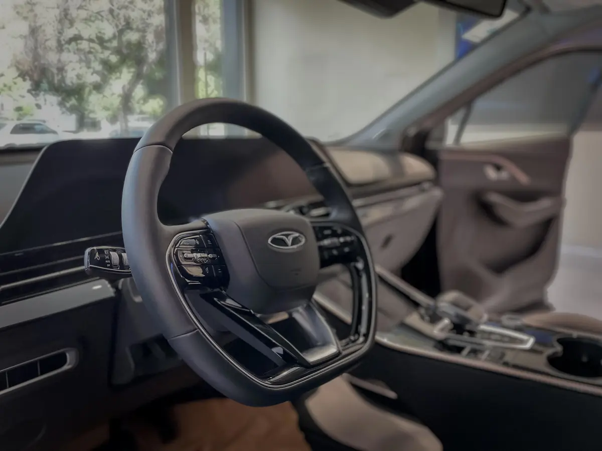 فونیکس،  آریزو 6 جی تی (Z6 GT)